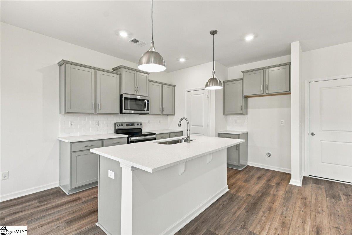 12 Gateway Street Property Photo 5