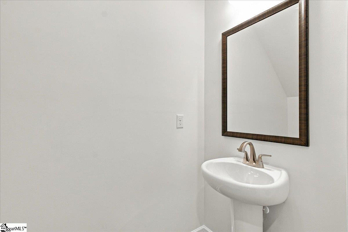 12 Gateway Street Property Photo 10