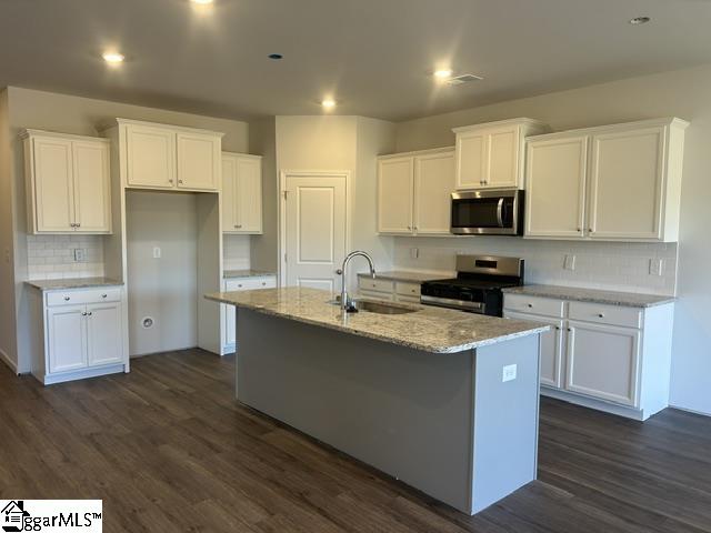 127 Edgewood Farms Court Property Photo 2