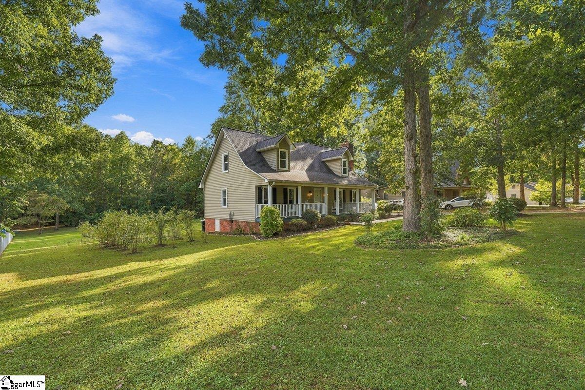 302 Hamilton Forest Drive Property Photo 4
