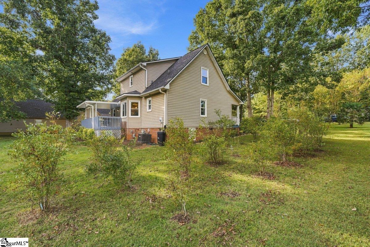 302 Hamilton Forest Drive Property Photo 6