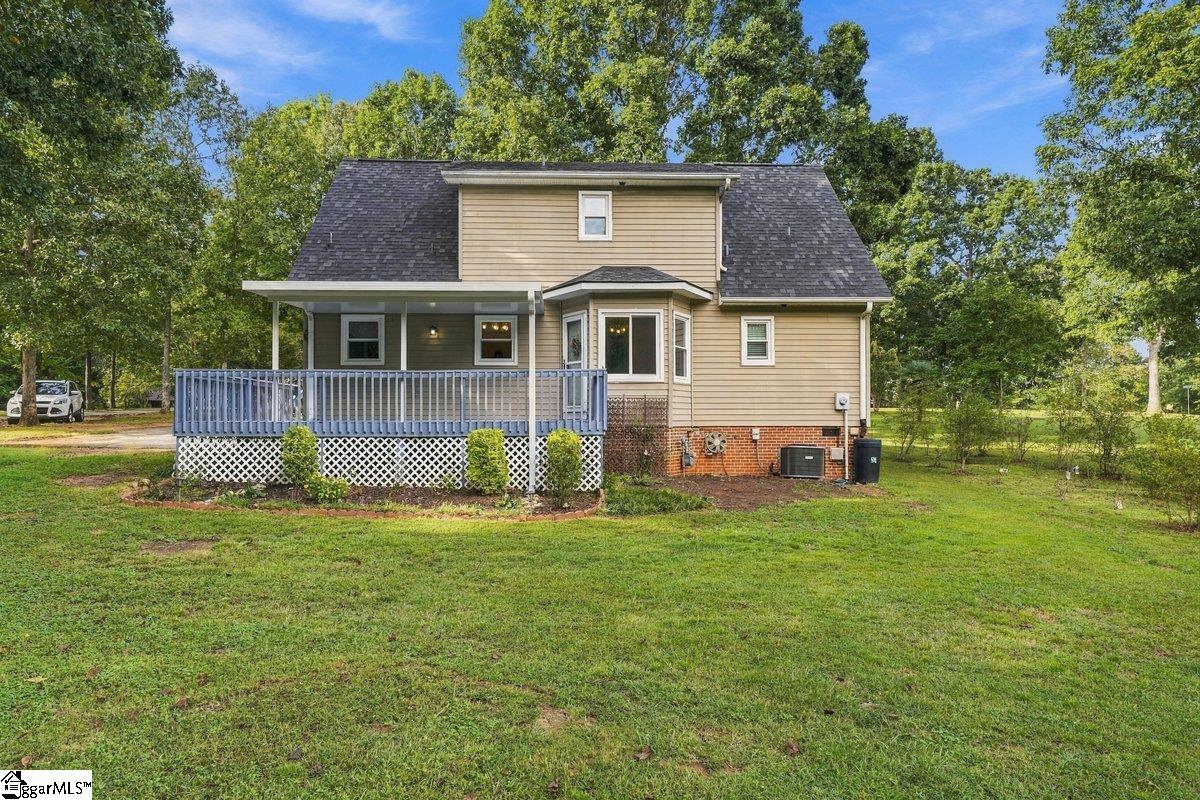 302 Hamilton Forest Drive Property Photo 7