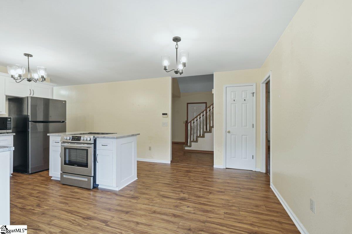 302 Hamilton Forest Drive Property Photo 12
