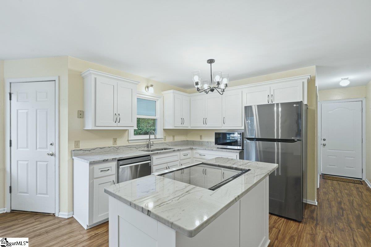 302 Hamilton Forest Drive Property Photo 13