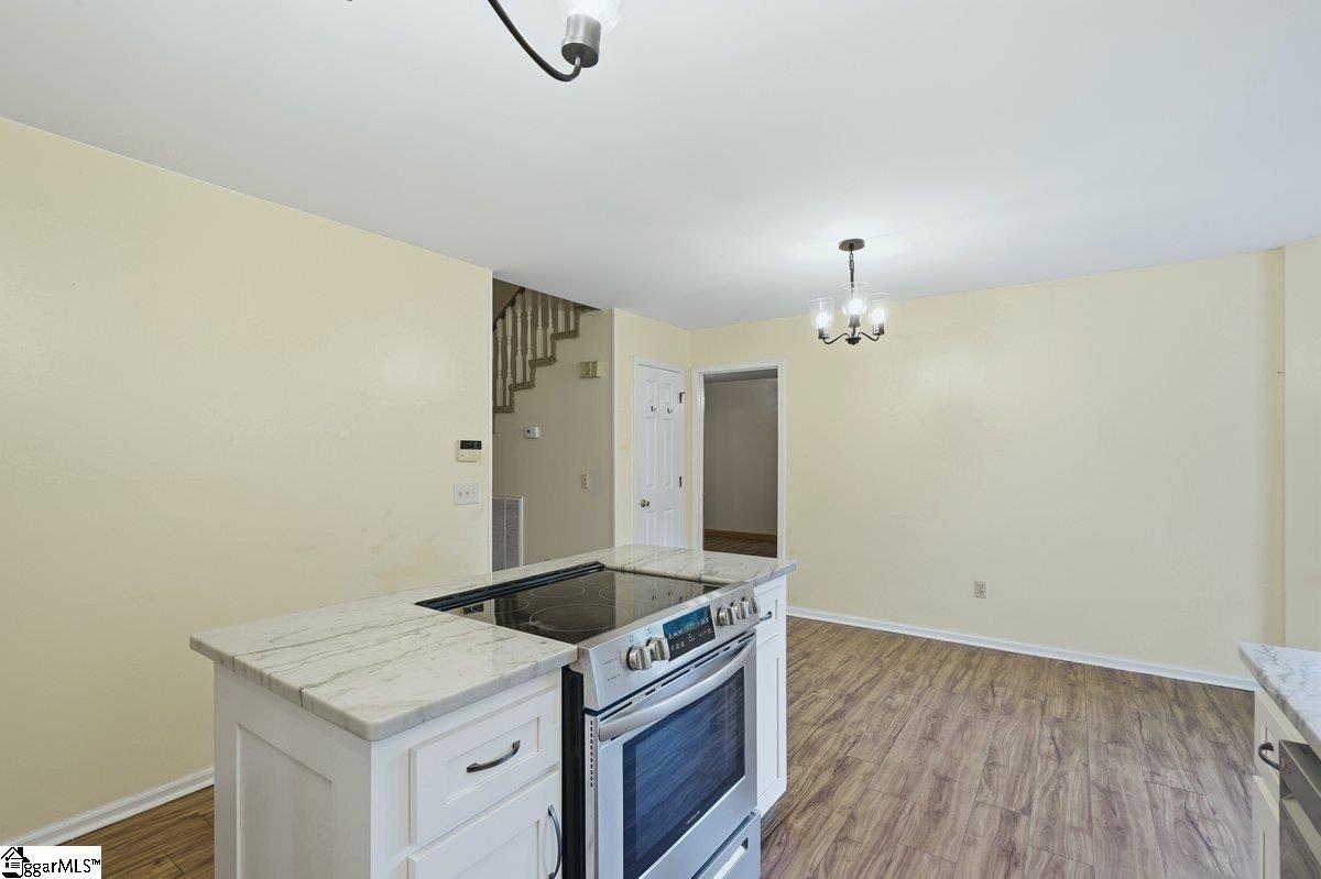 302 Hamilton Forest Drive Property Photo 16
