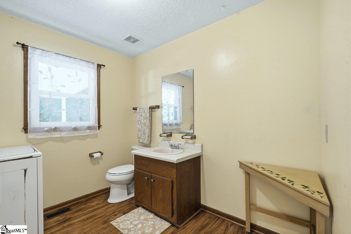 302 Hamilton Forest Drive Property Photo 18