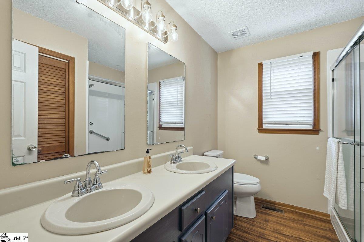 302 Hamilton Forest Drive Property Photo 23