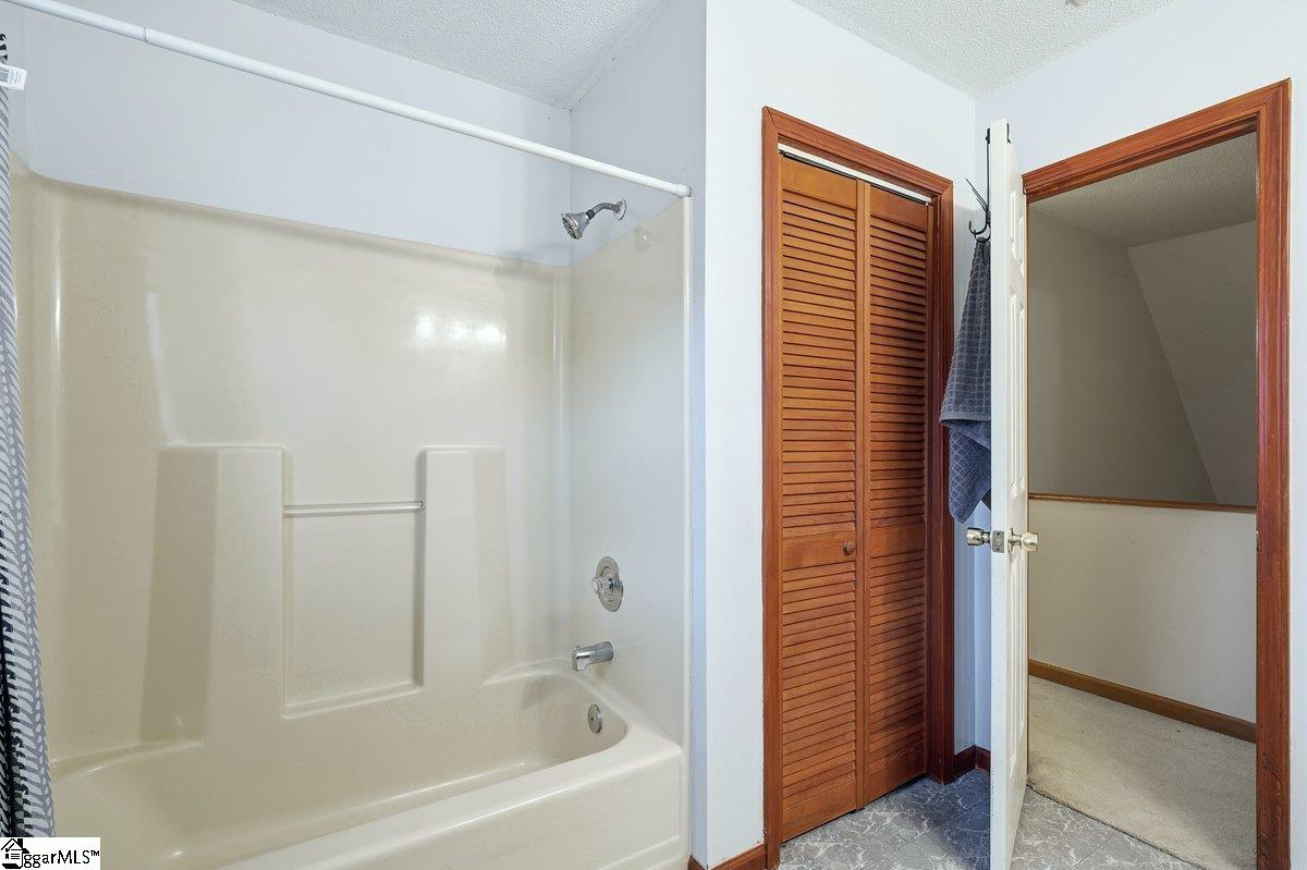 302 Hamilton Forest Drive Property Photo 29