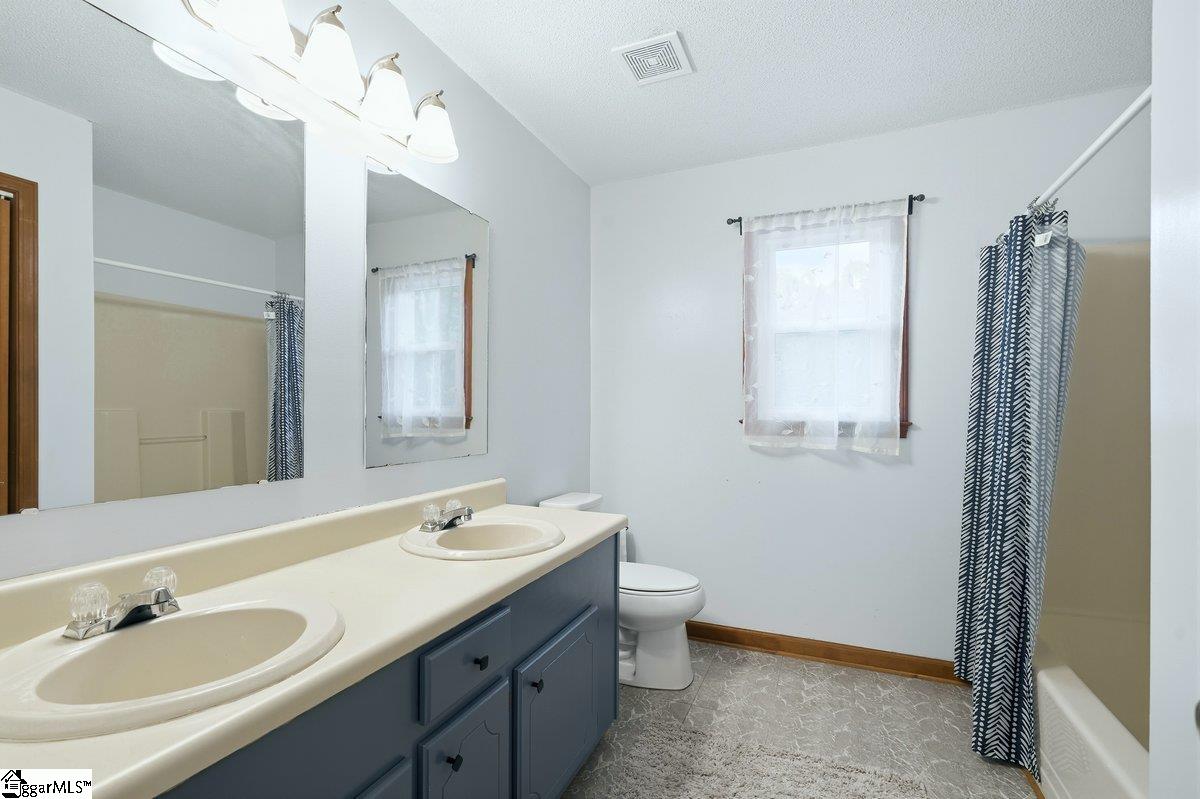 302 Hamilton Forest Drive Property Photo 30
