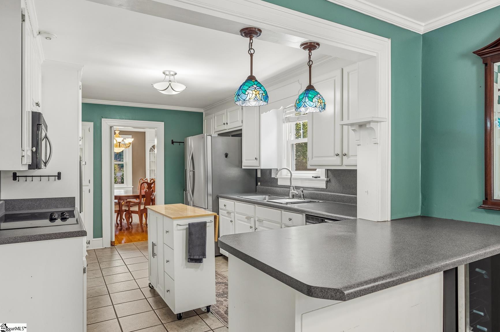 1819 Club Drive Property Photo 10
