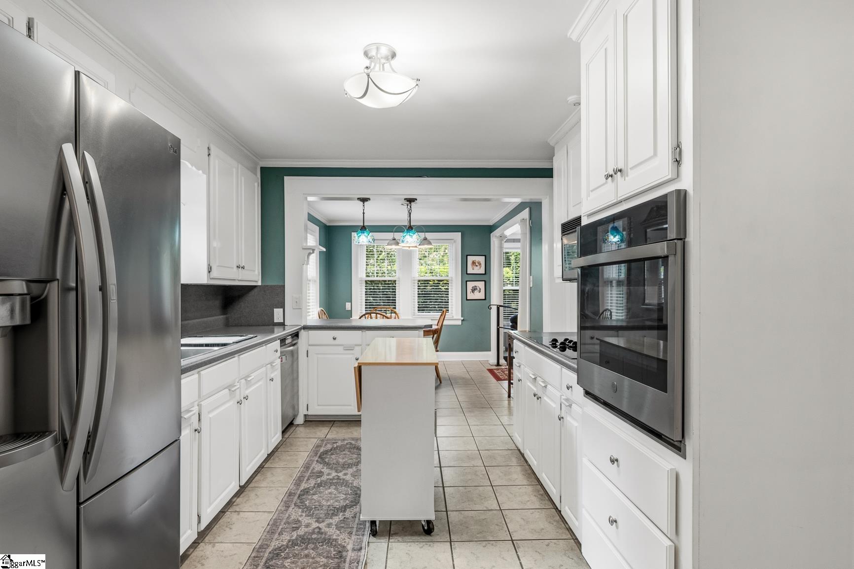 1819 Club Drive Property Photo 11