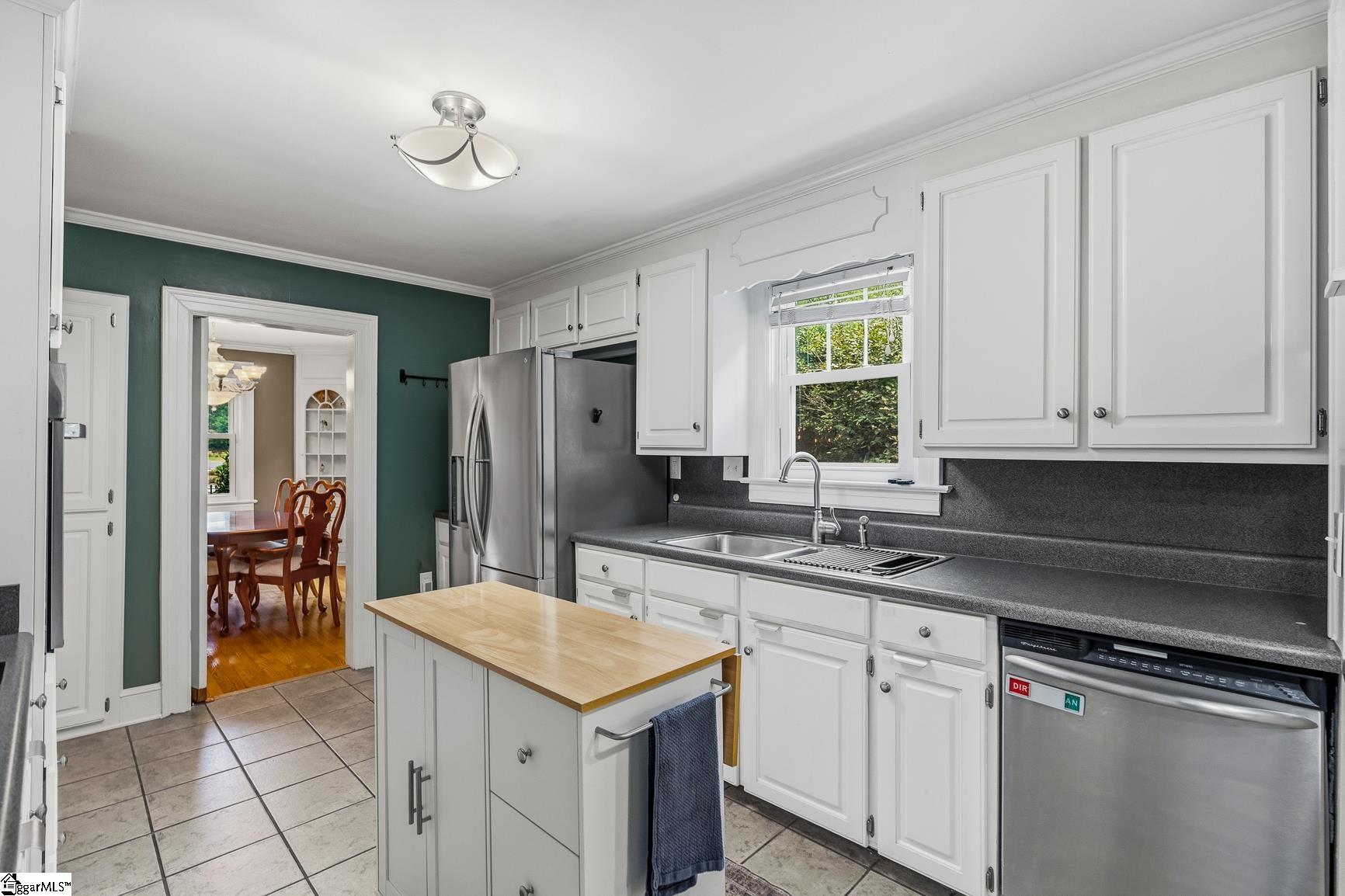1819 Club Drive Property Photo 13