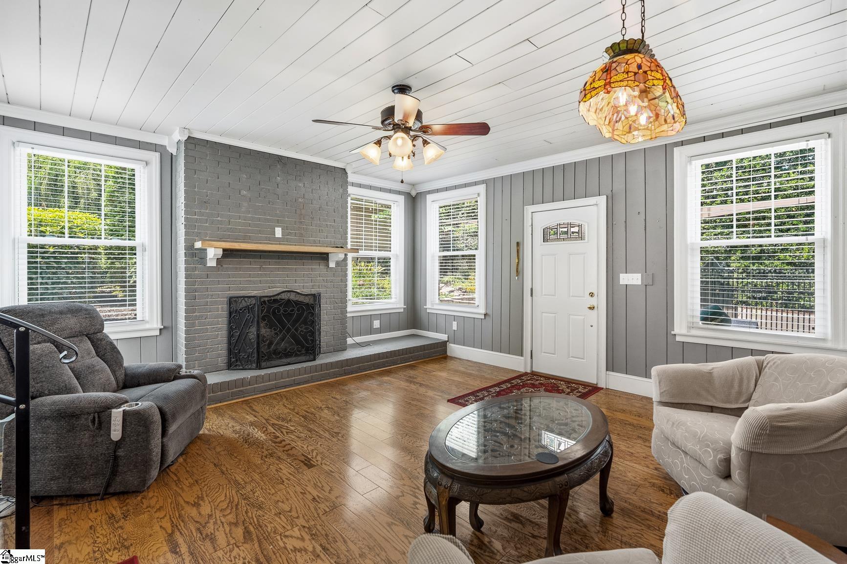 1819 Club Drive Property Photo 16