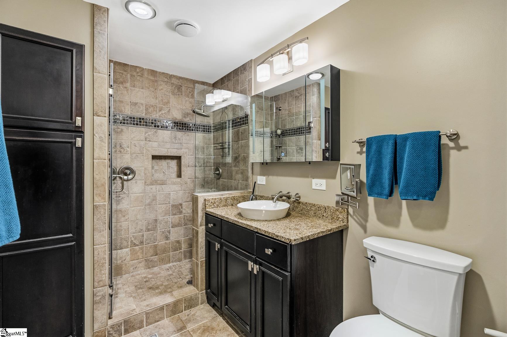 1819 Club Drive Property Photo 23
