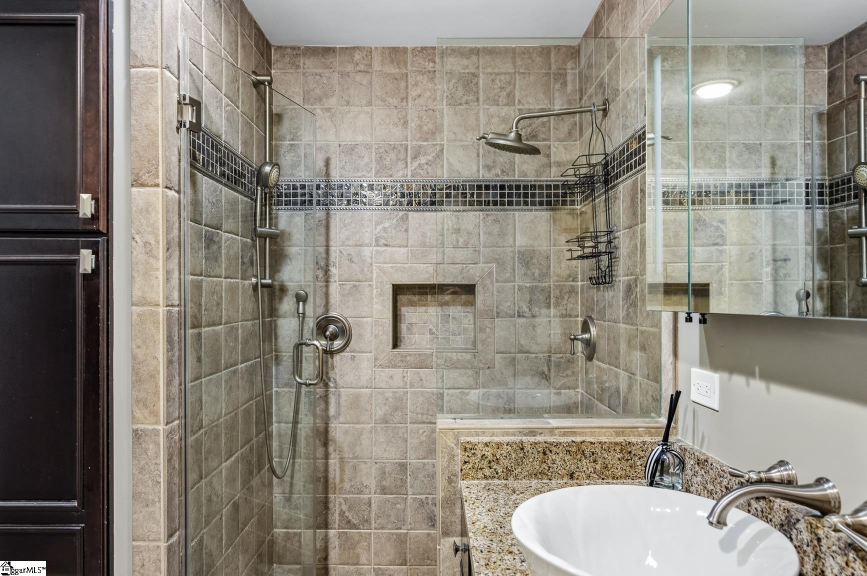 1819 Club Drive Property Photo 24