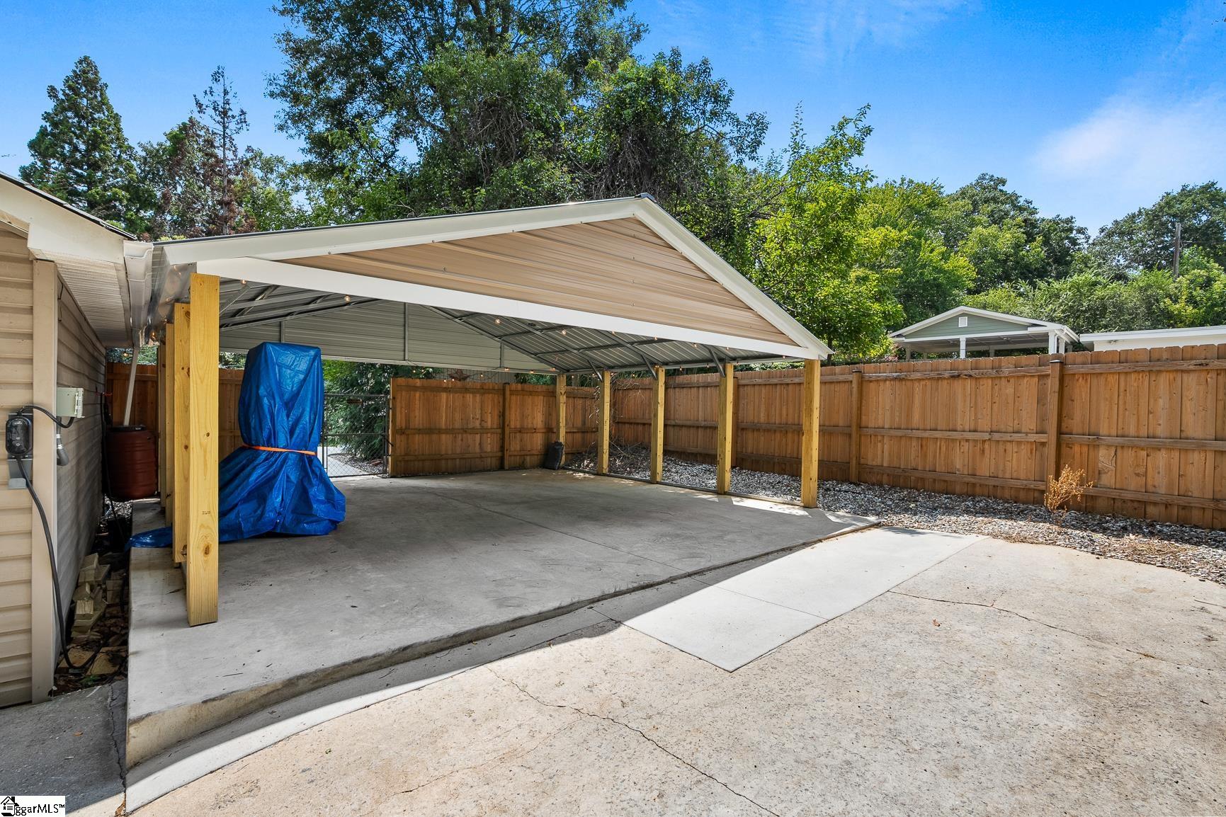1819 Club Drive Property Photo 40