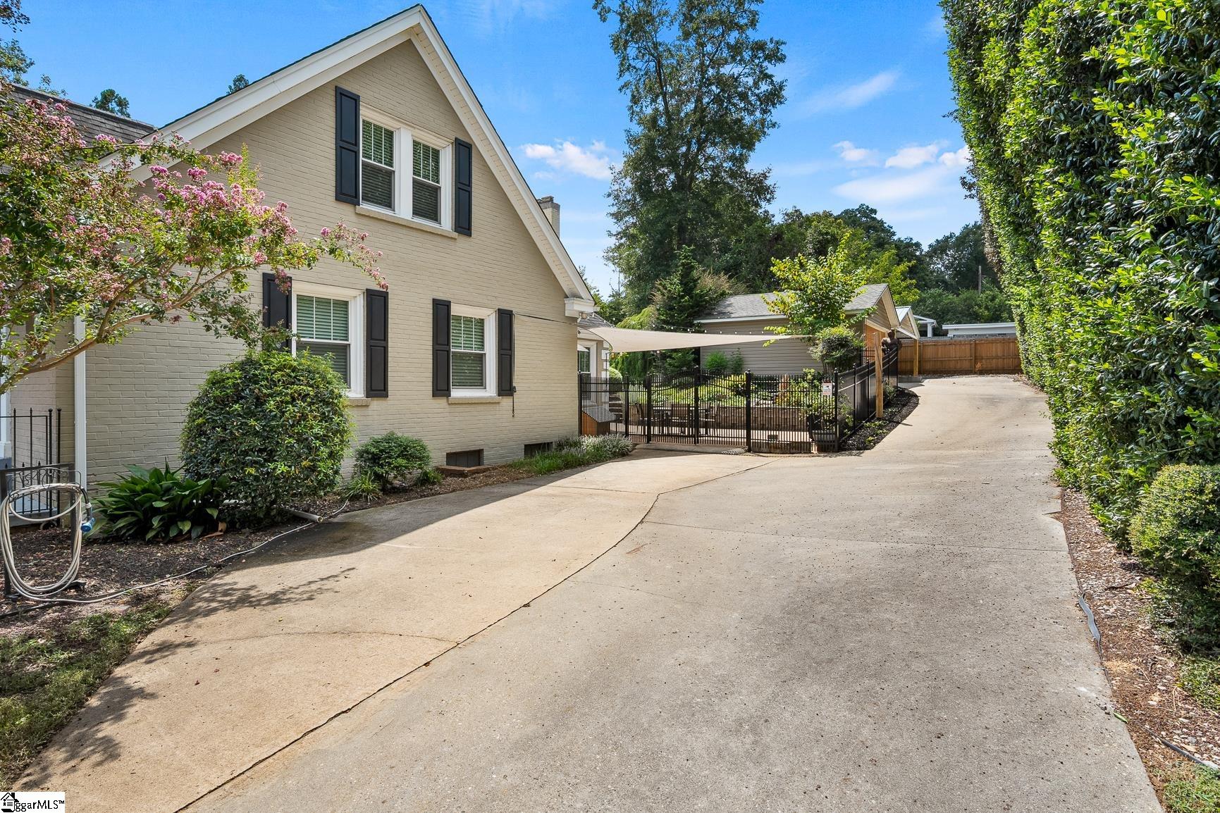 1819 Club Drive Property Photo 42