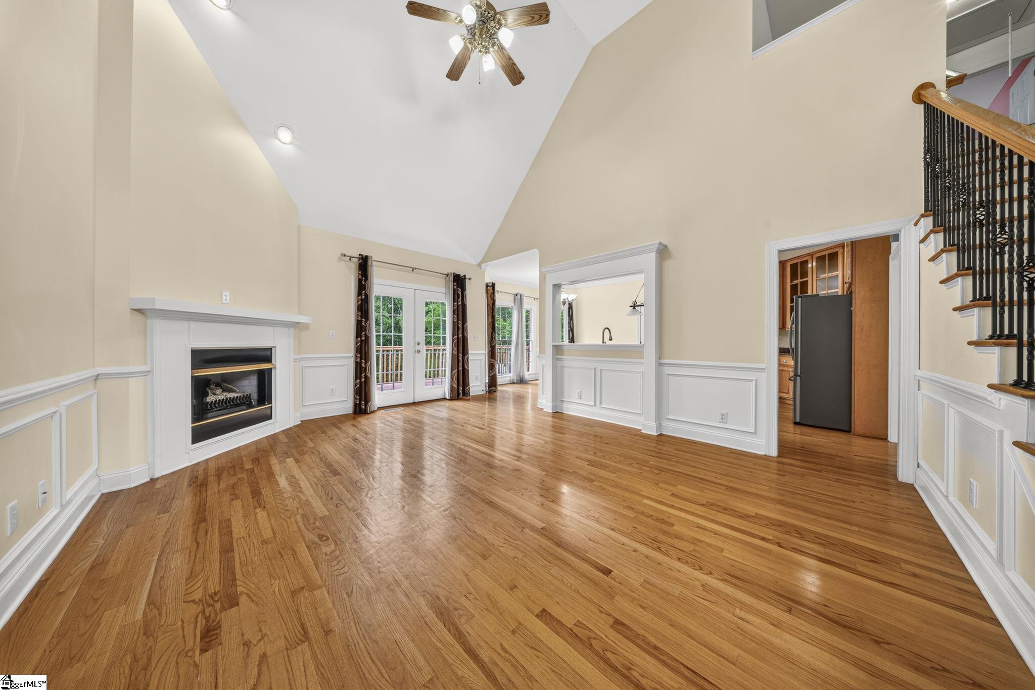 335 Benford Drive Property Photo 6