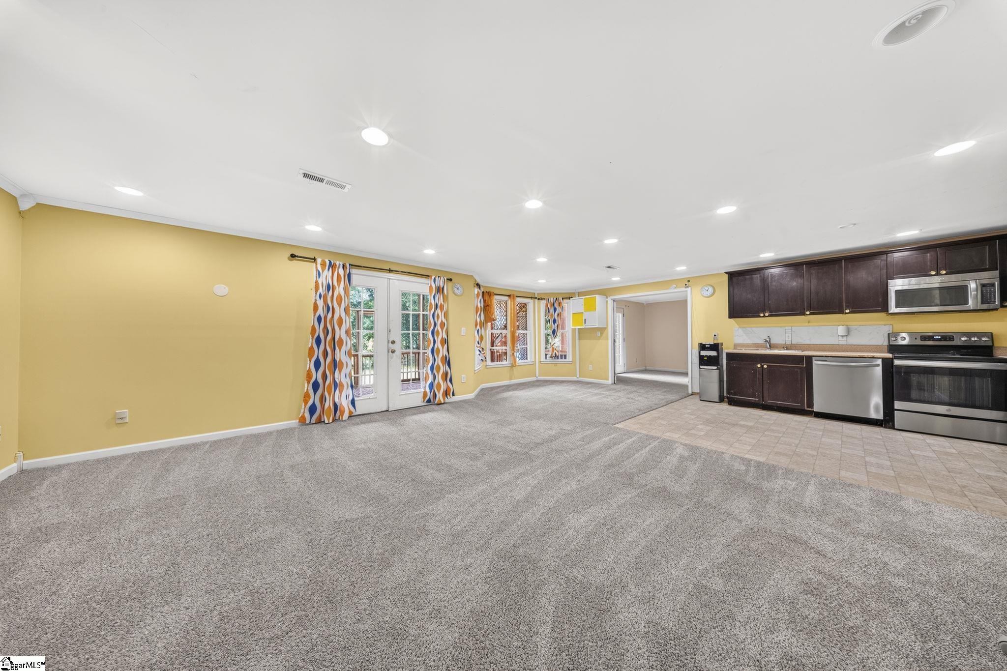 335 Benford Drive Property Photo 18