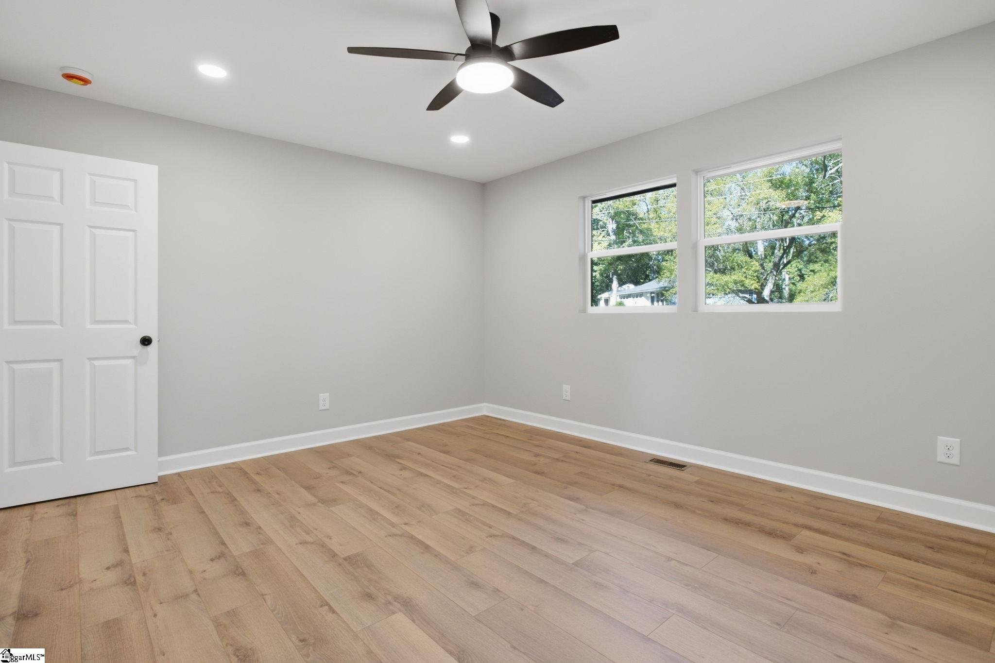 329 Amherst Drive Property Photo 10