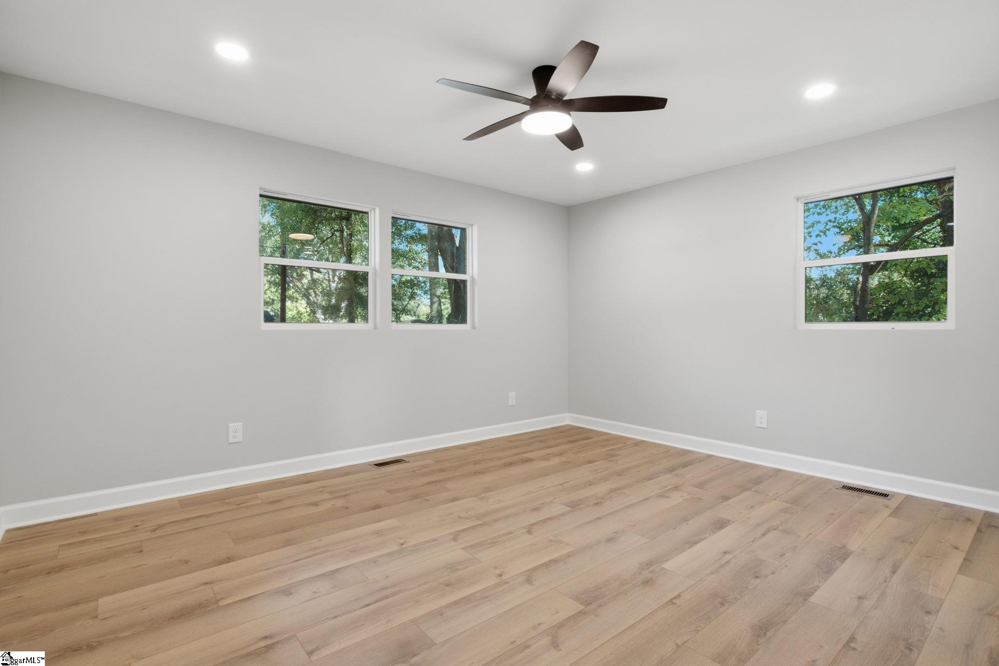 329 Amherst Drive Property Photo 11