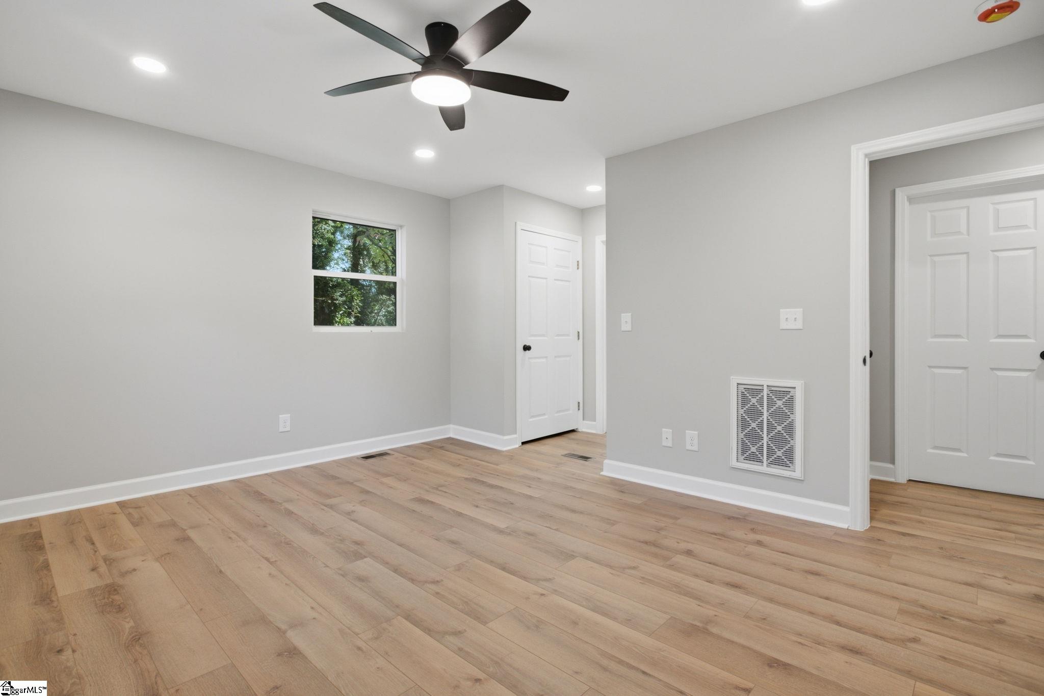329 Amherst Drive Property Photo 16