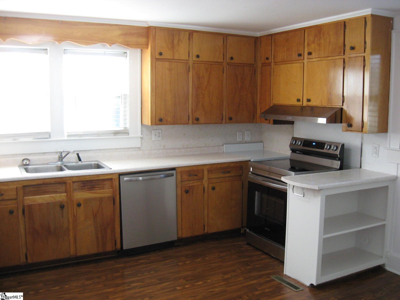 102 Oakland Avenue Property Photo 9
