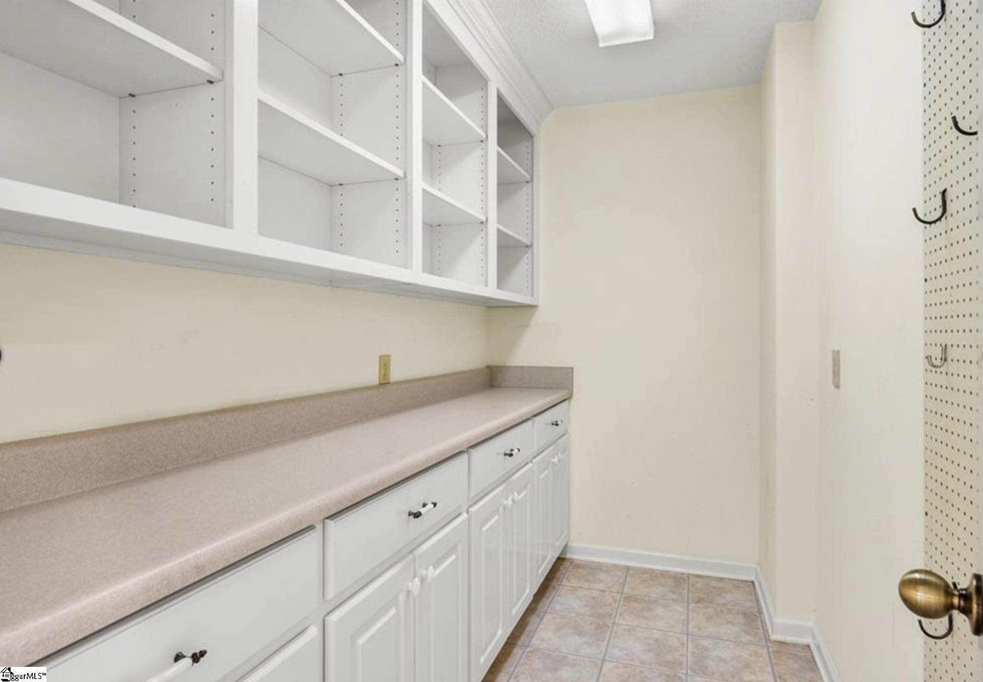 208 Oak Hollow Court Property Photo 13