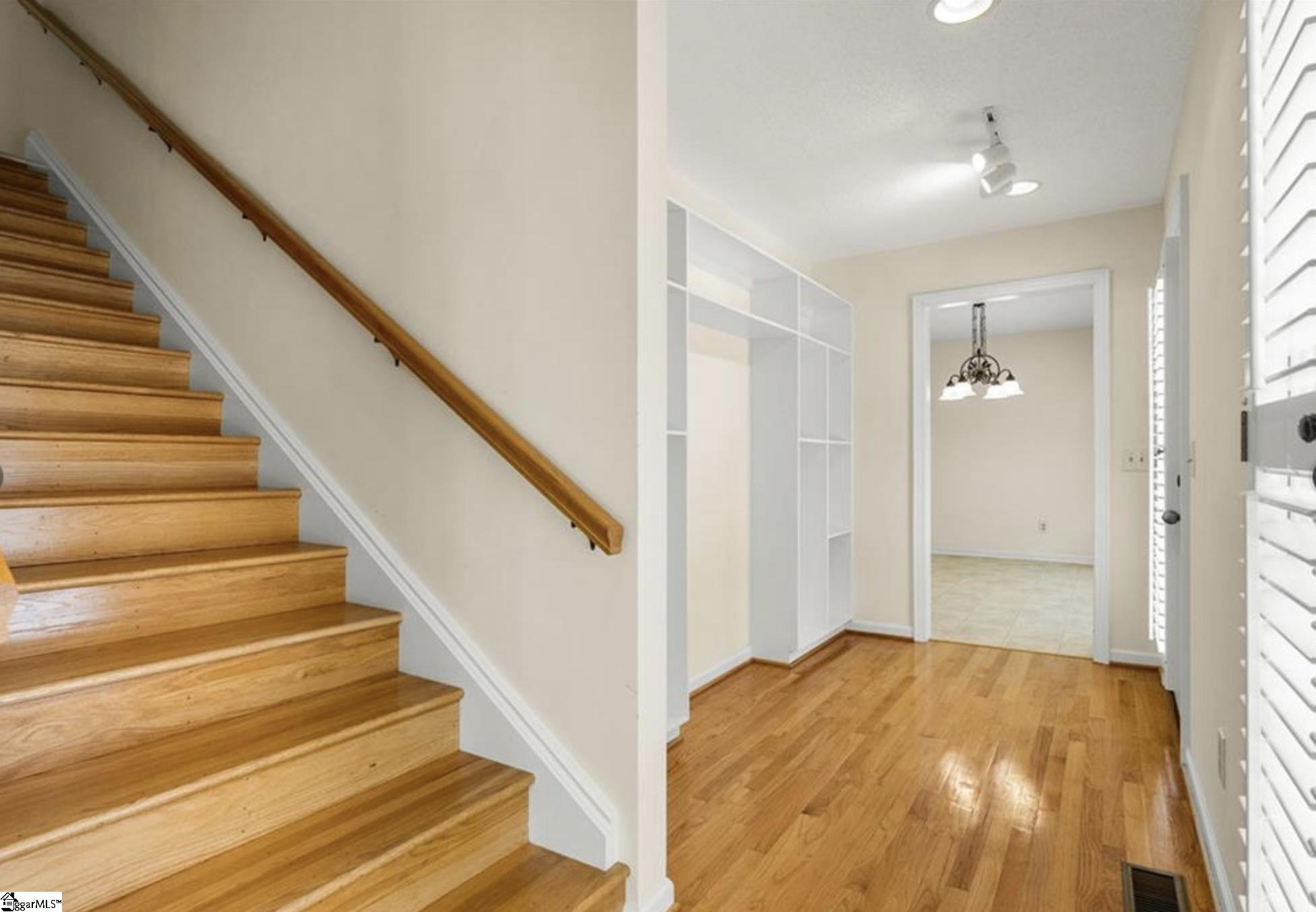 208 Oak Hollow Court Property Photo 24