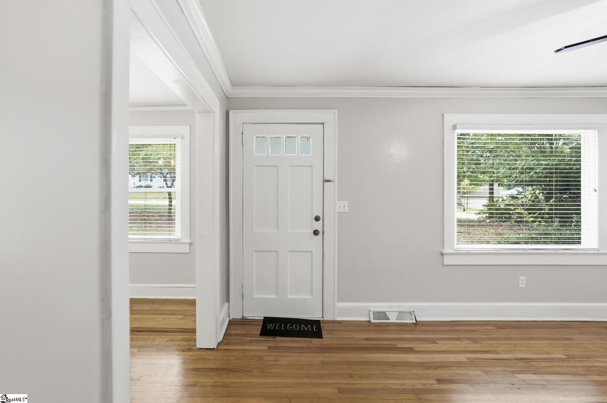 100 Bob White Lane Property Photo 4
