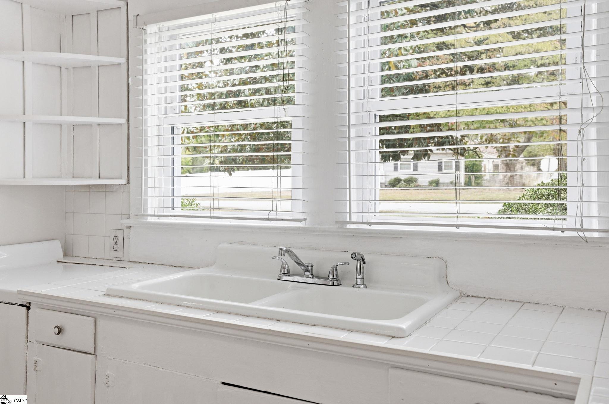 100 Bob White Lane Property Photo 11