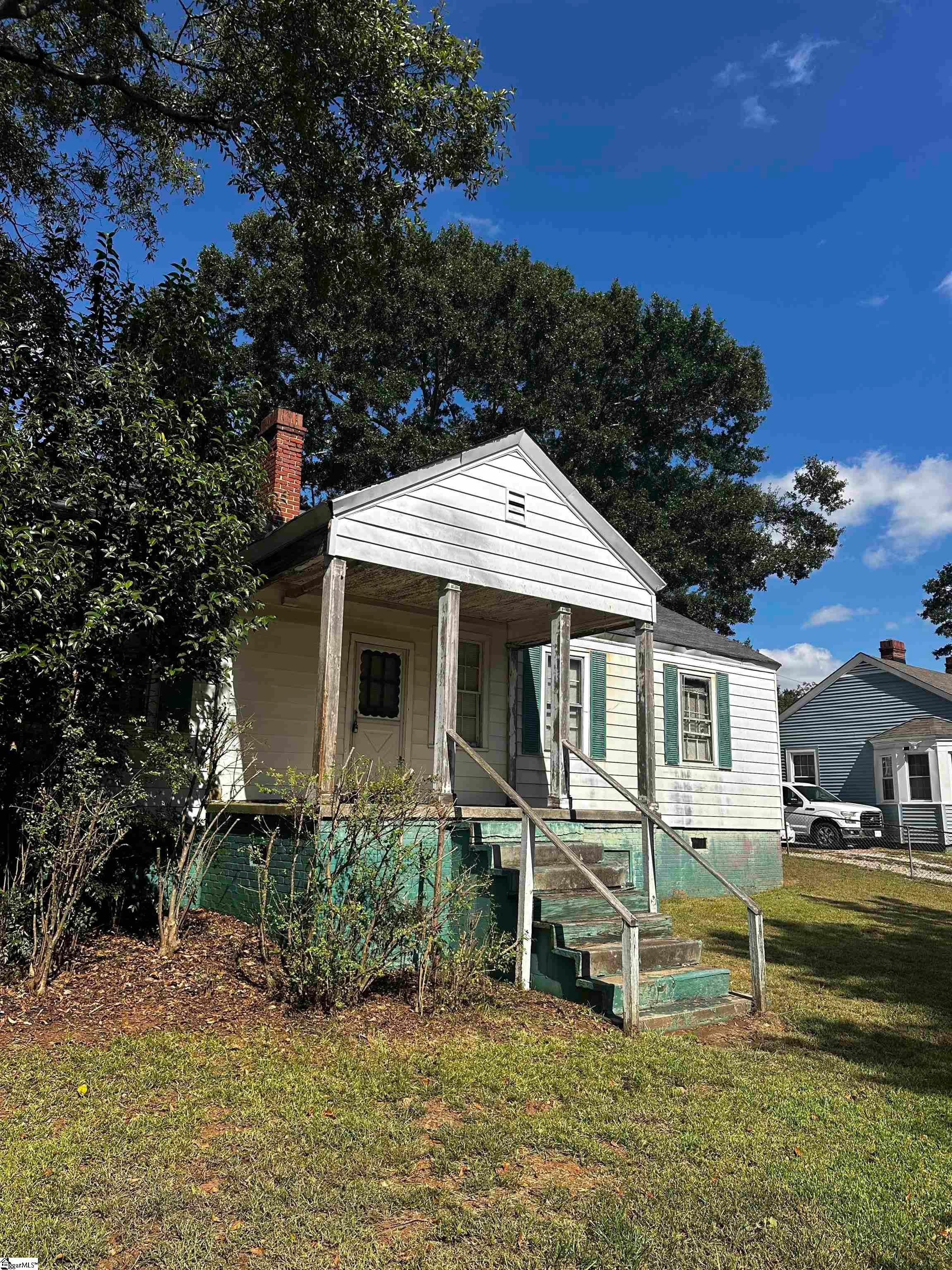 10 Center Street Property Photo 1