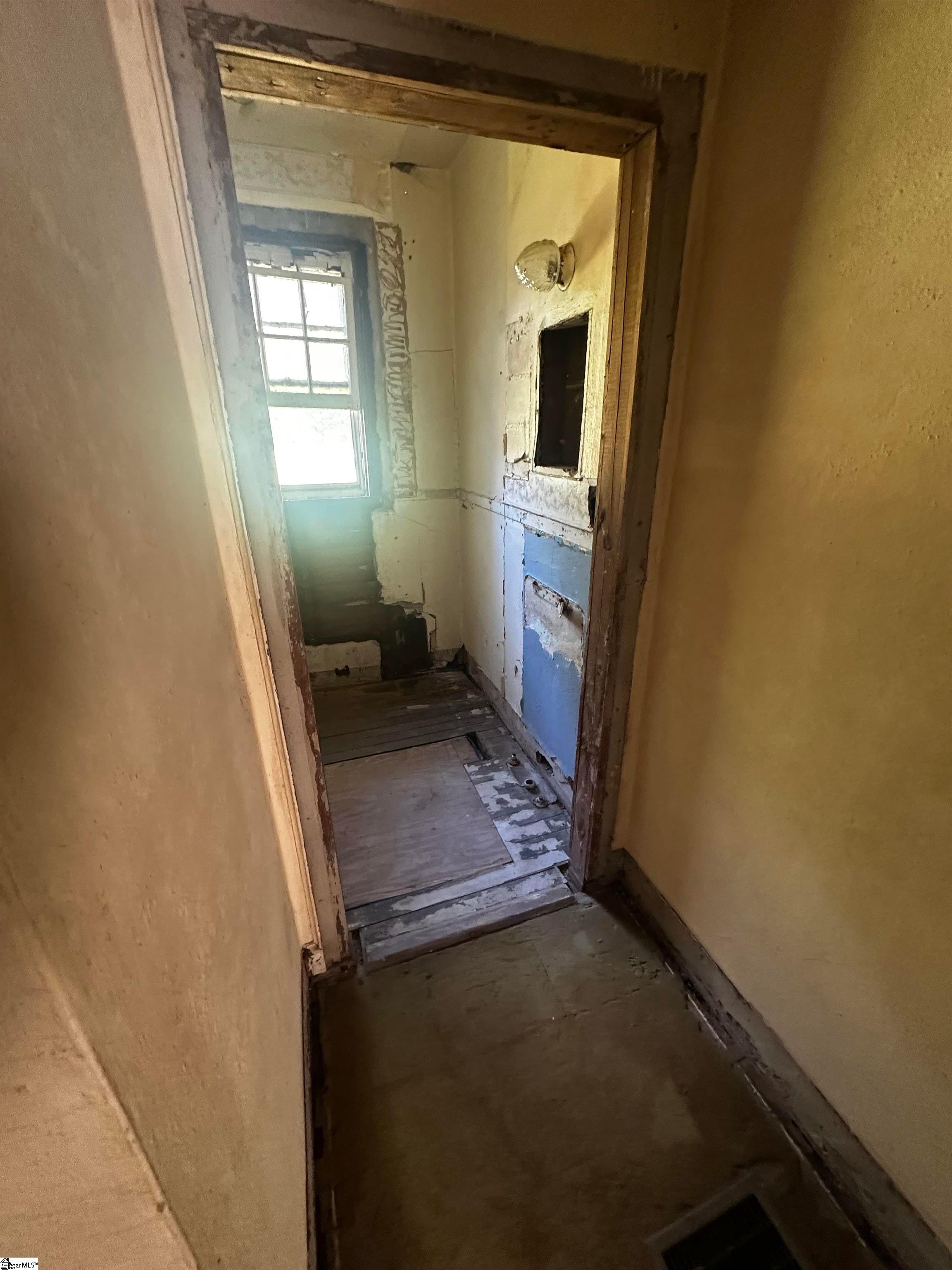 10 Center Street Property Photo 8