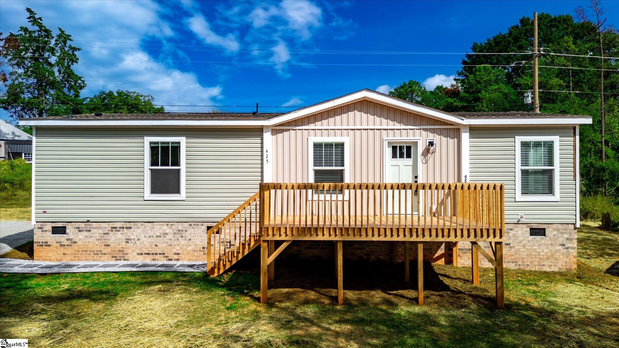 425 Stewart Road Property Photo 1