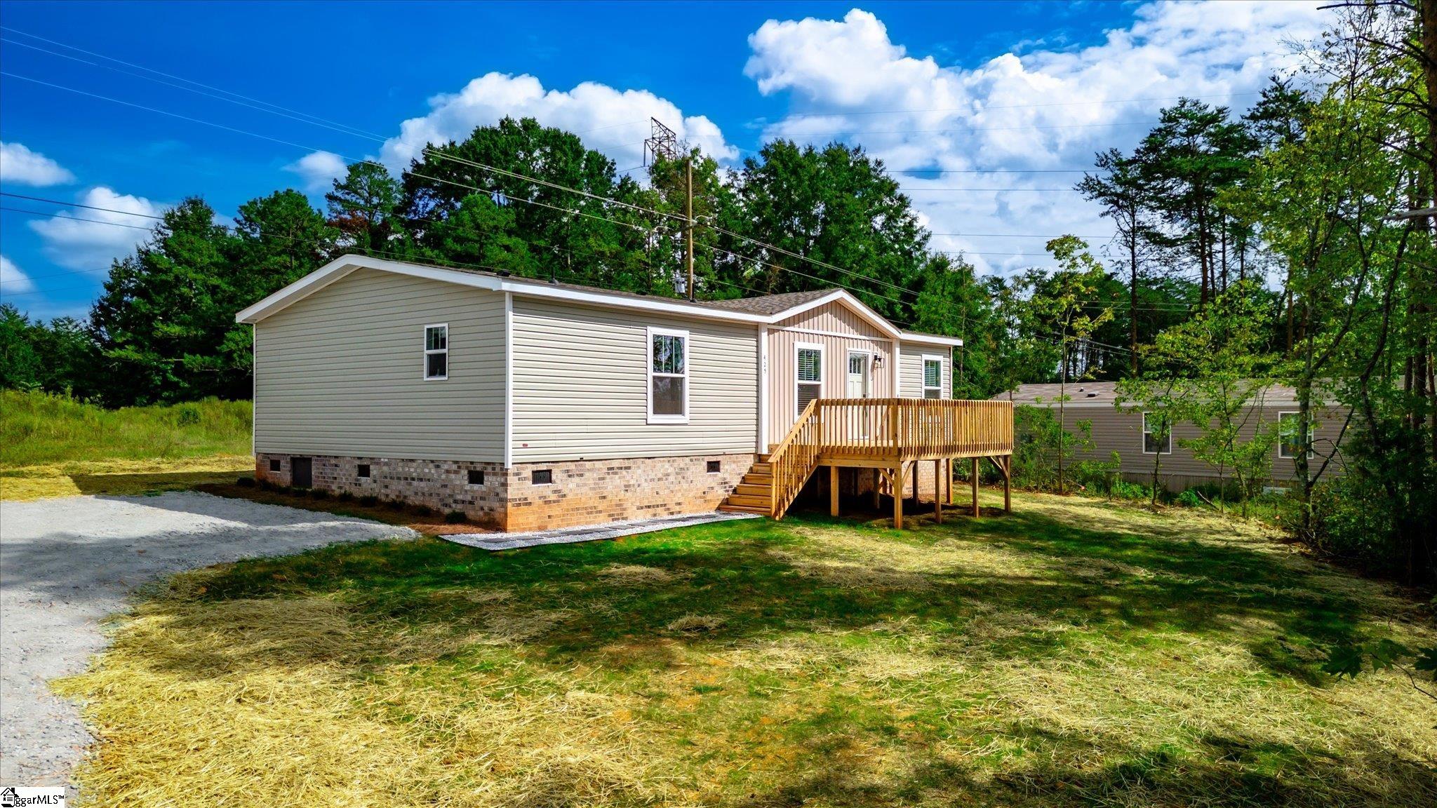 425 Stewart Road Property Photo 3