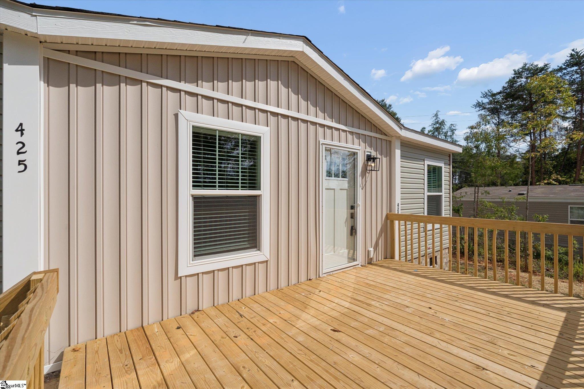 425 Stewart Road Property Photo 4