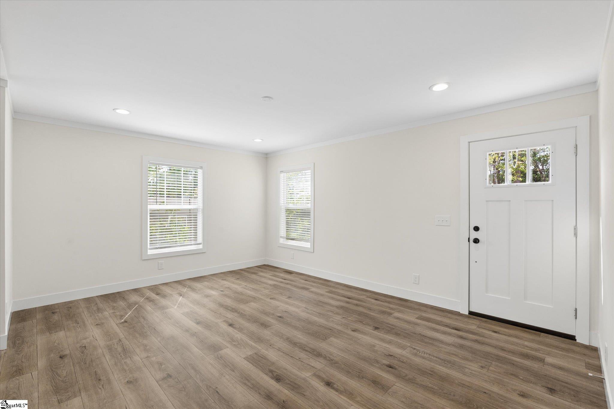 425 Stewart Road Property Photo 6