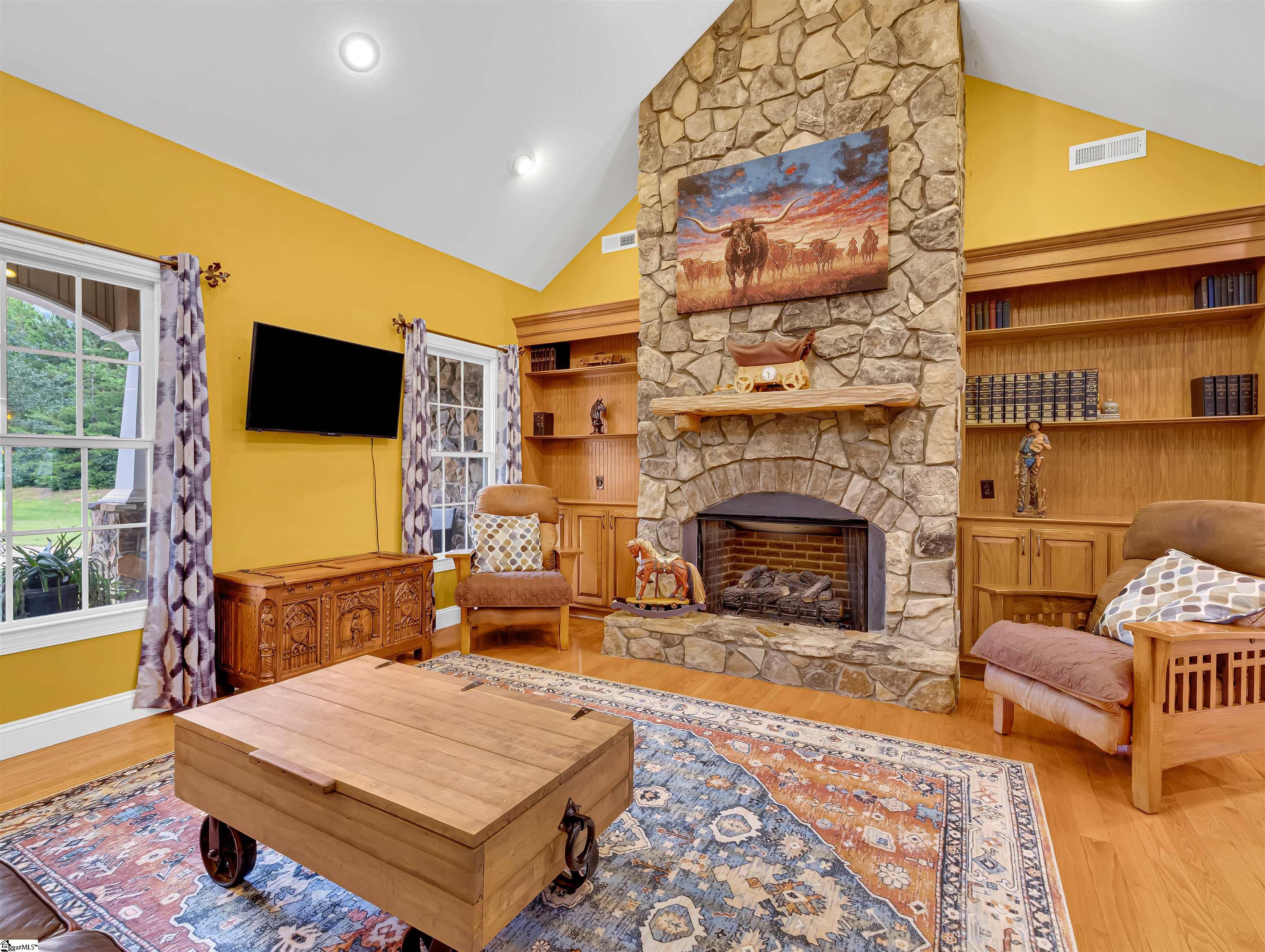 27 Troy Lane Property Photo 13