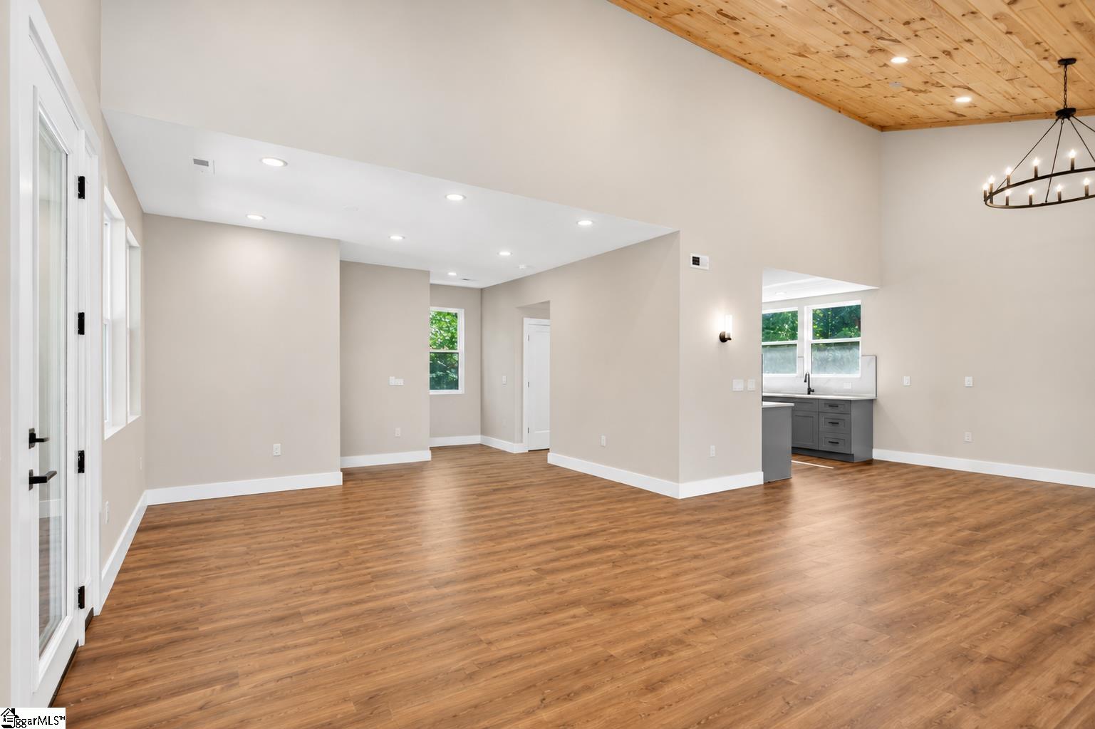 418 Tiger Lane Property Photo 6