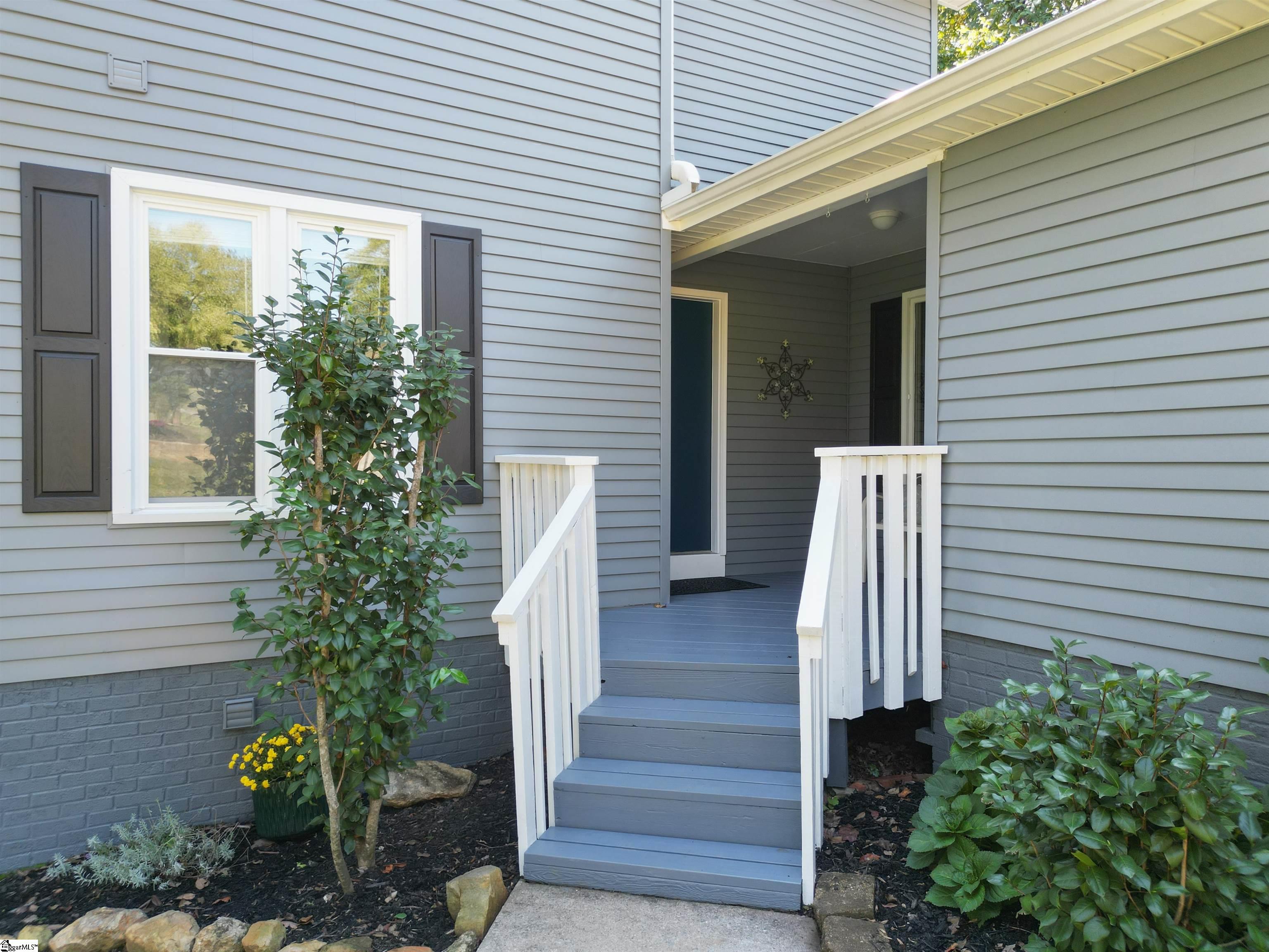 401 Sugar Creek Lane Property Photo 3