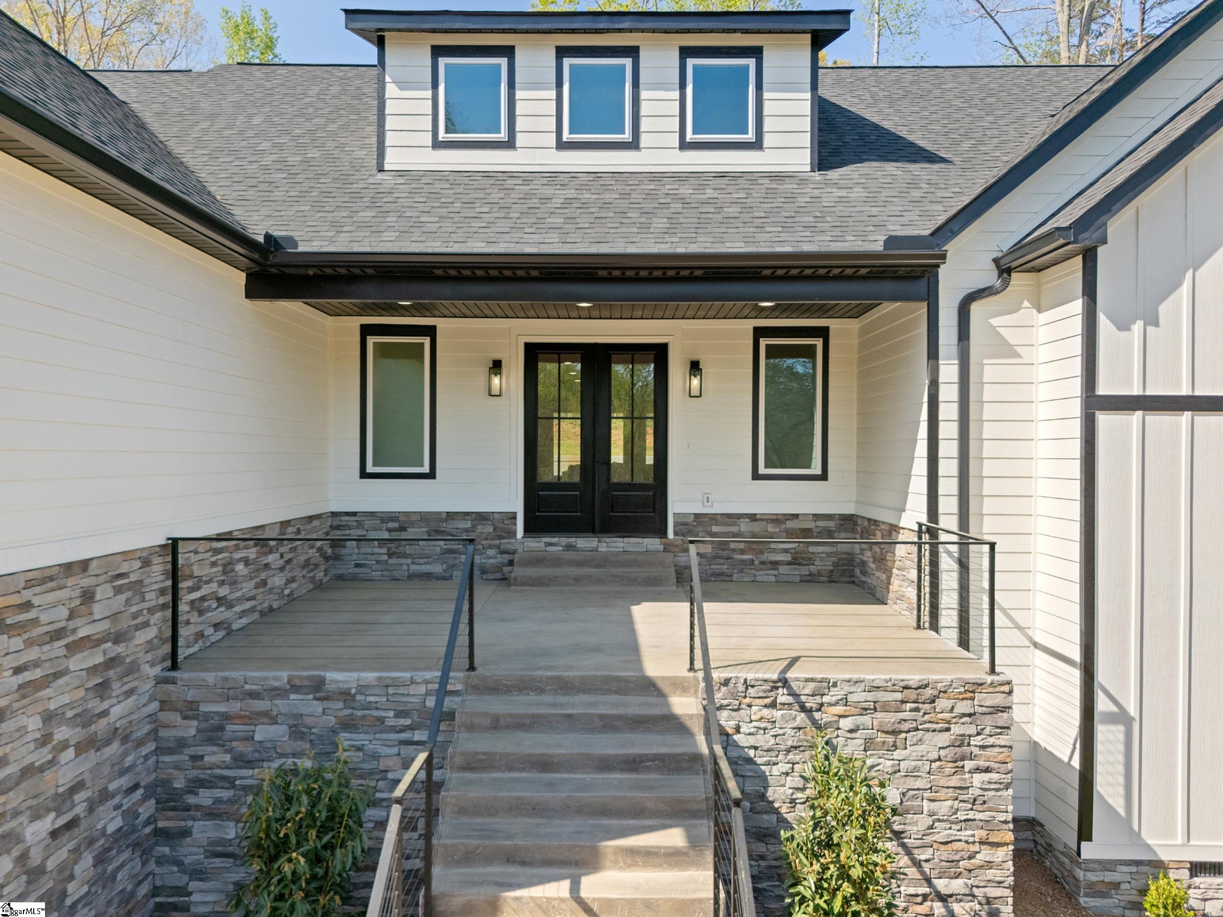 651 Narrow Circle Property Photo 3