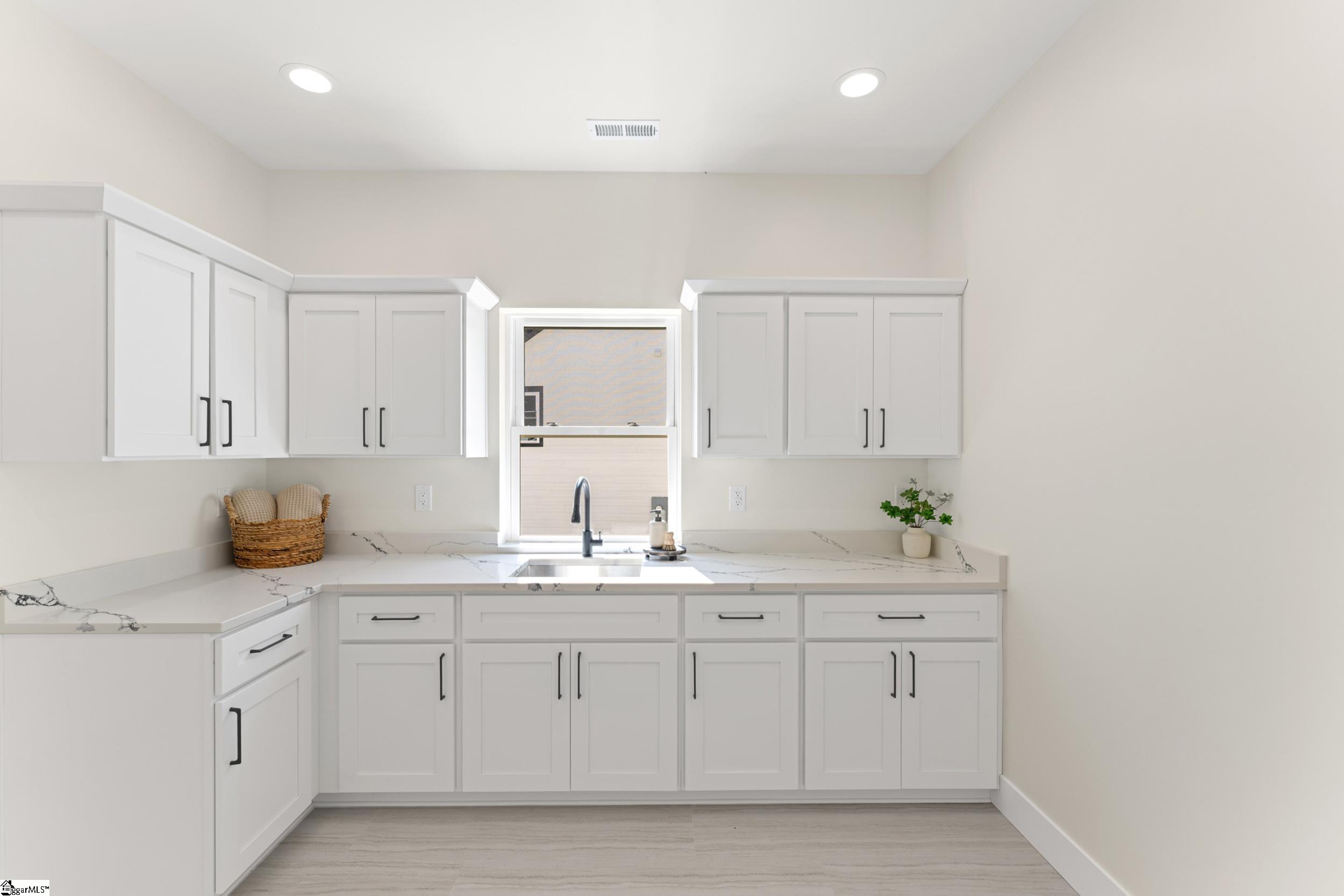 651 Narrow Circle Property Photo 38