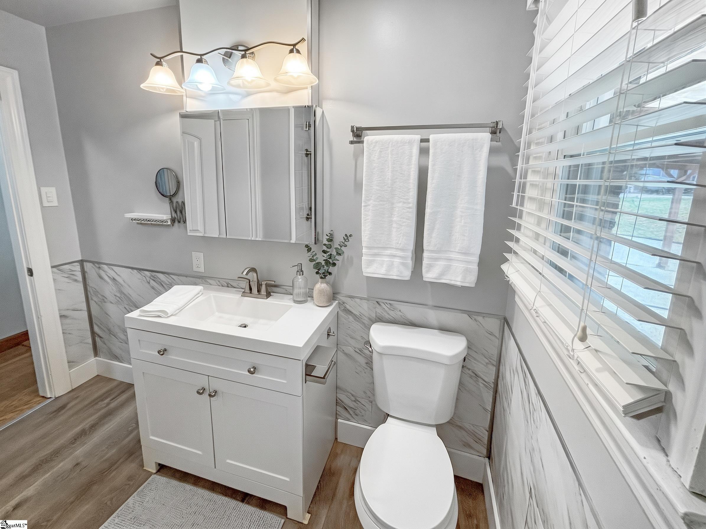 1606448 Property Photo 15
