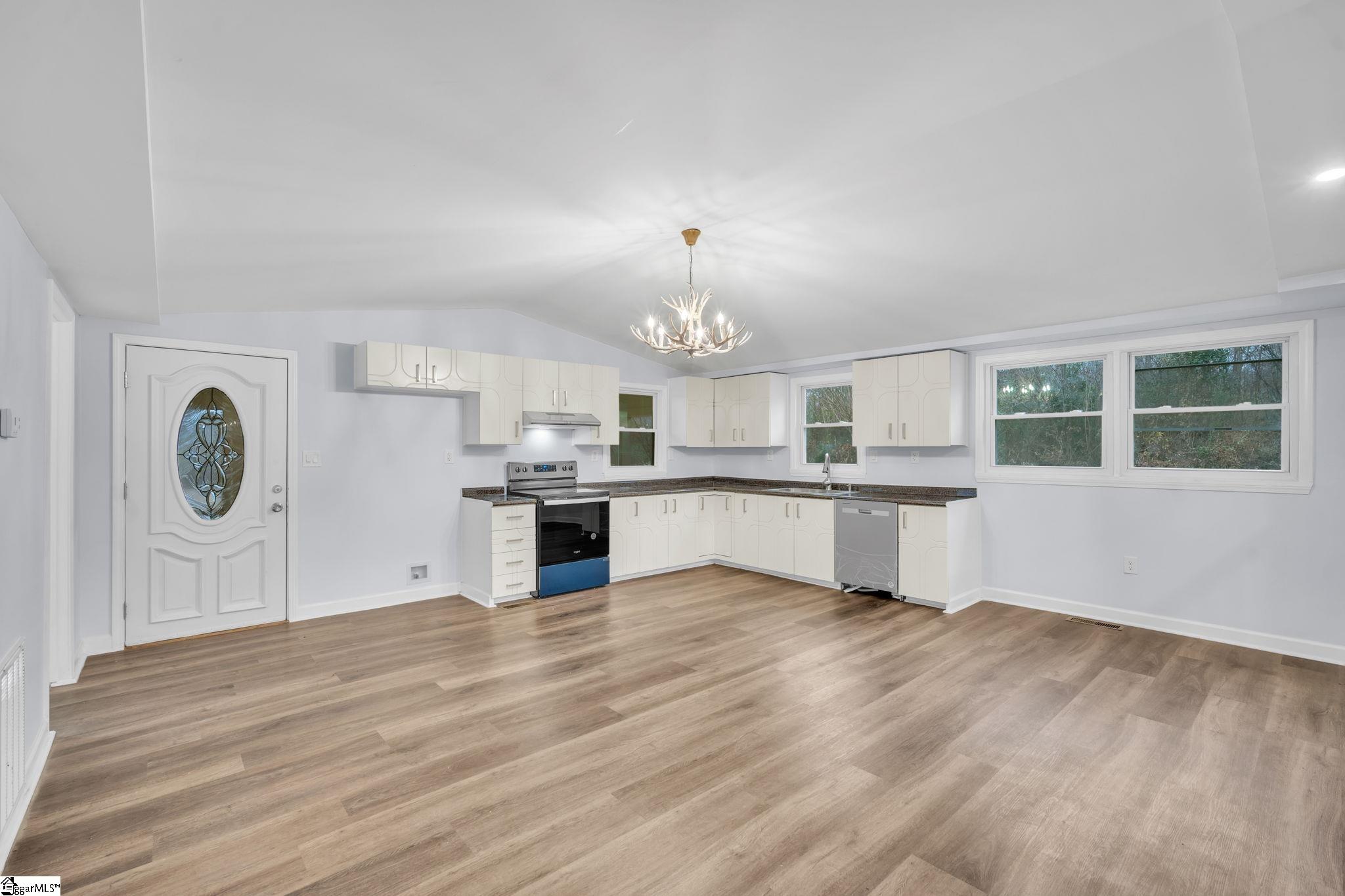 402 Laurel And Hardy Lake Road Property Photo 4