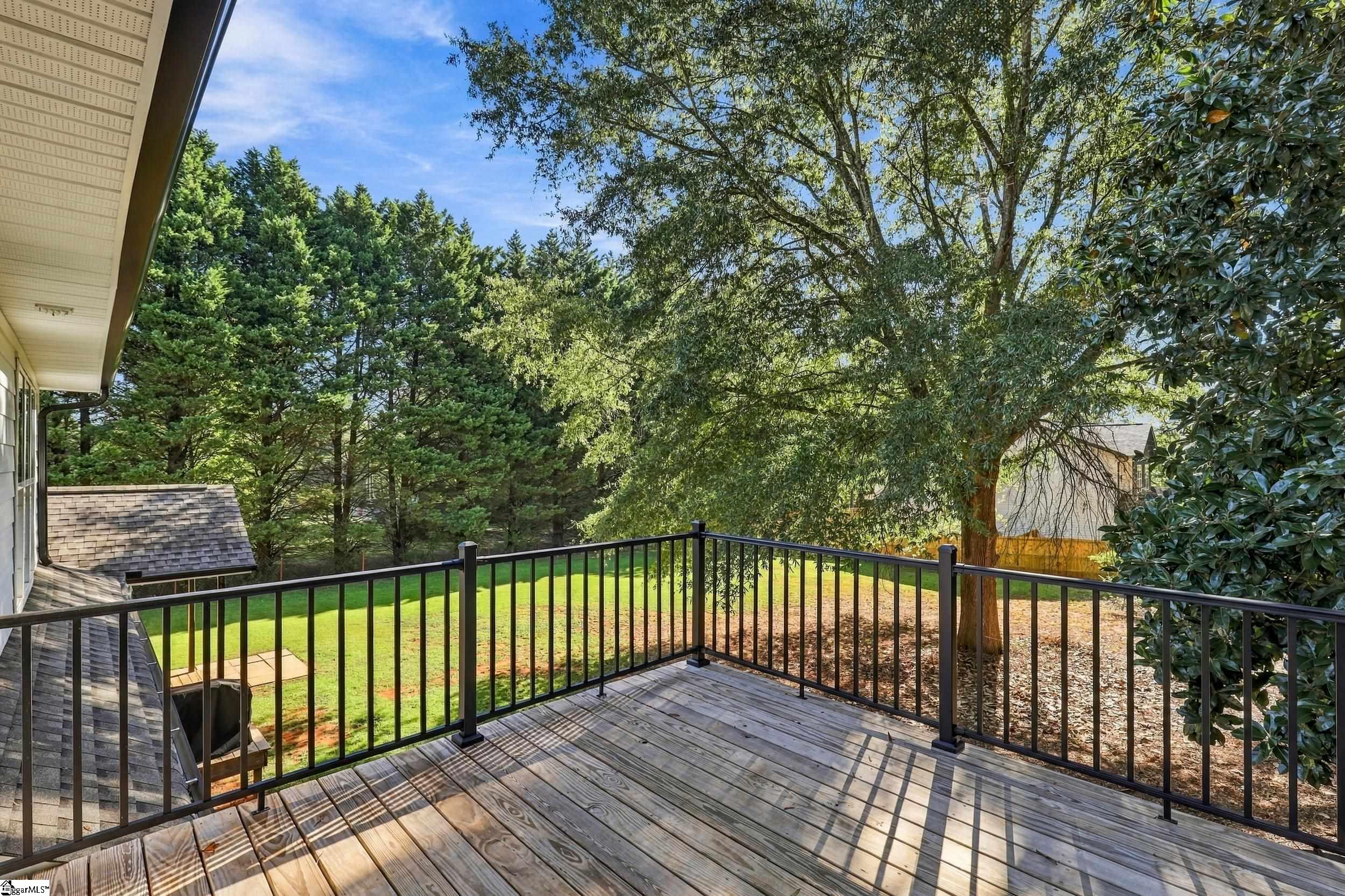 100 Brandon Drive Property Photo 19