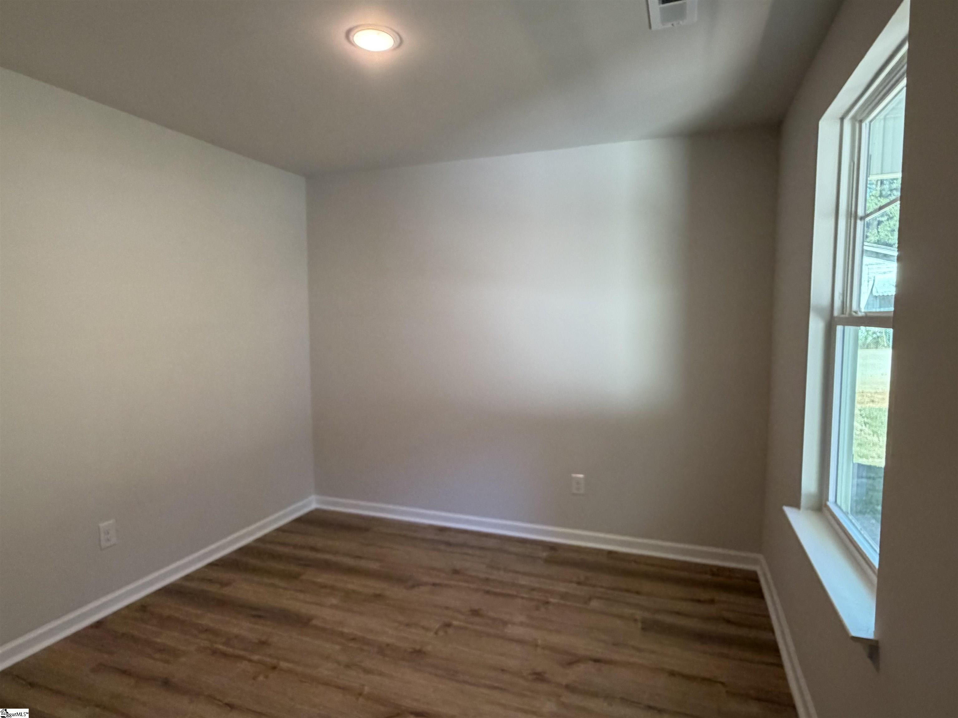 900 Raymond Avenue Property Photo 2