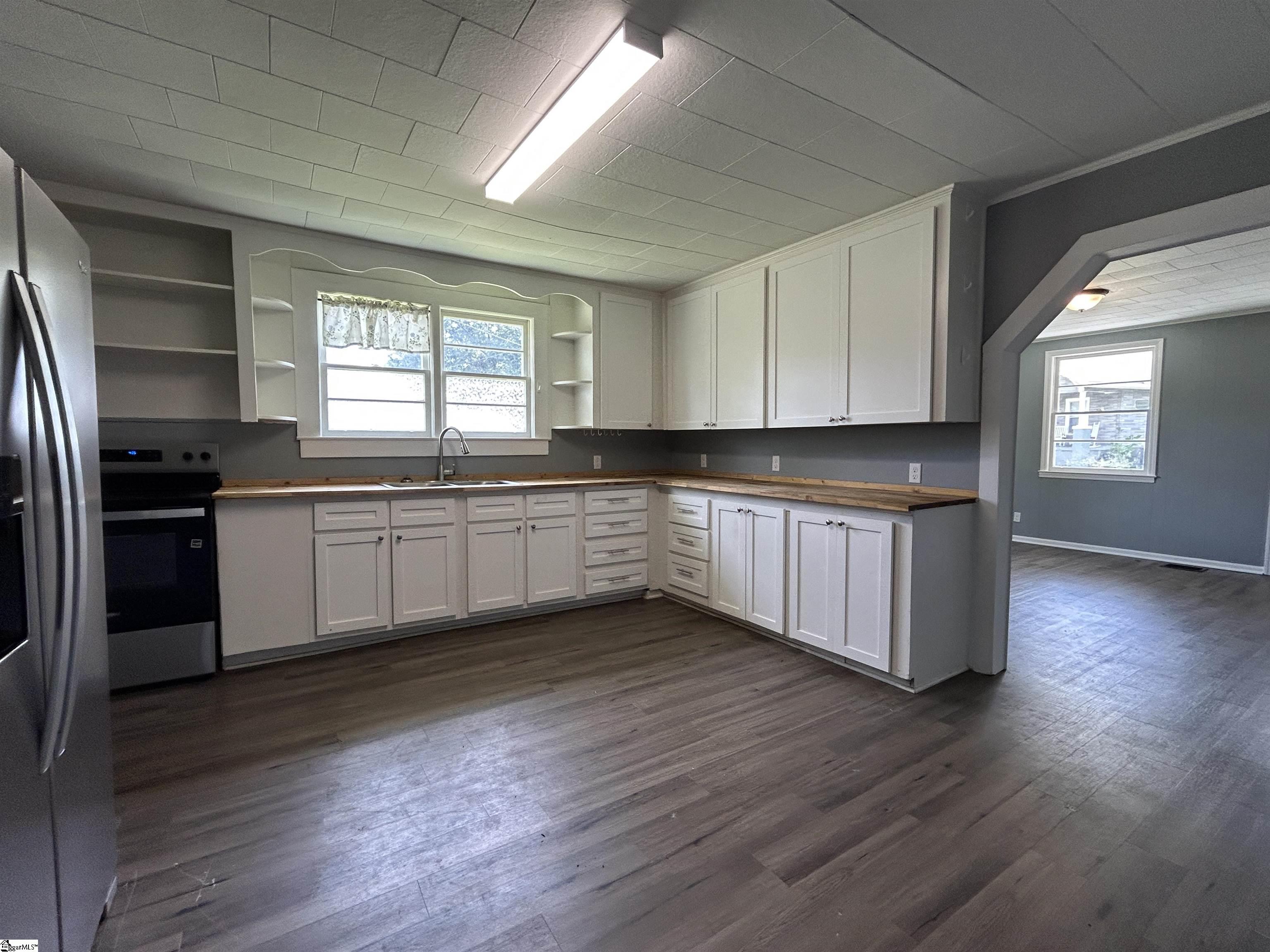 150 Pickney Street Property Photo 9