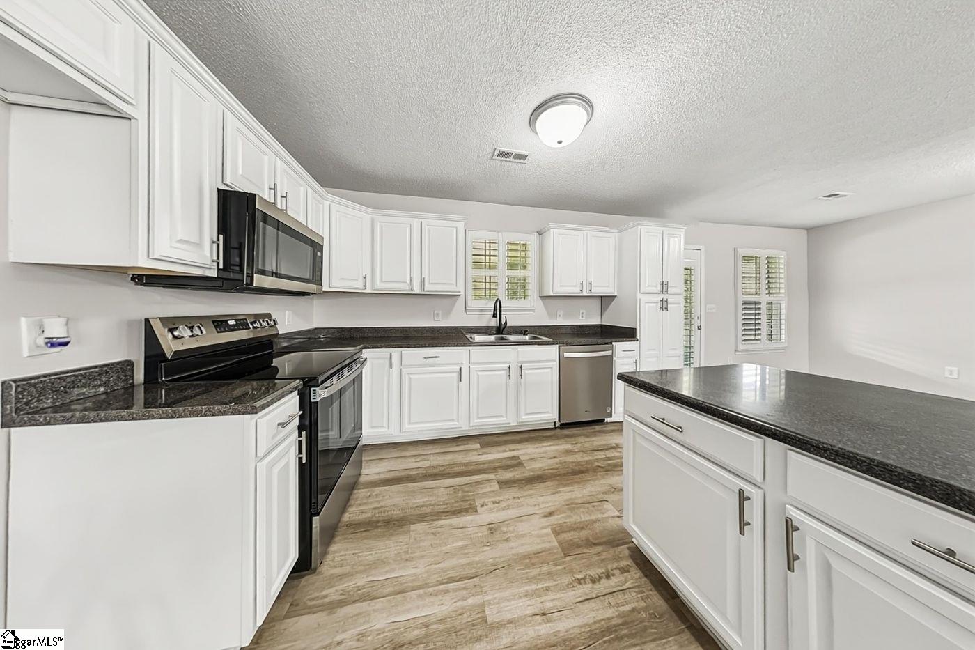 240 Sweetgrass Drive Property Photo 7
