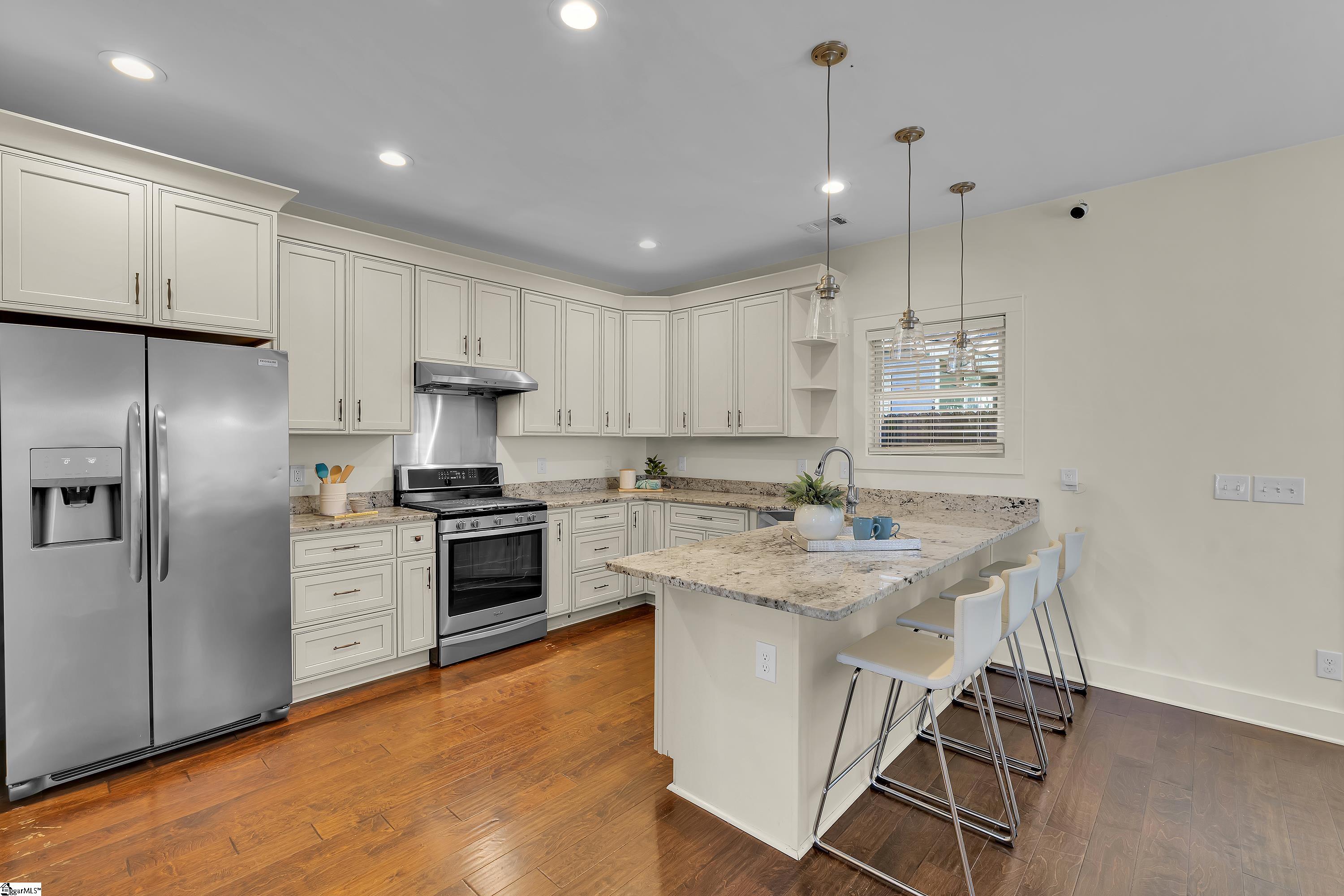 312 Pinckney Street Property Photo 6
