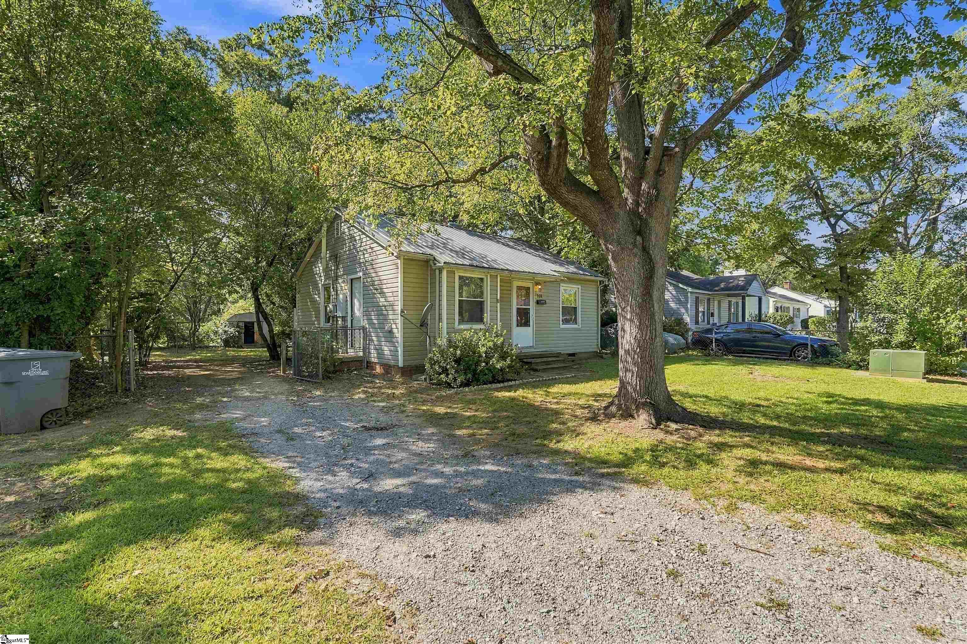 101 Tyler Court Property Photo 2